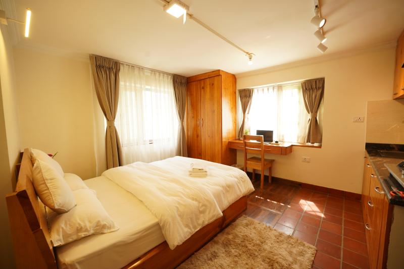 Sun-Lit Window- One bedroom Apartment